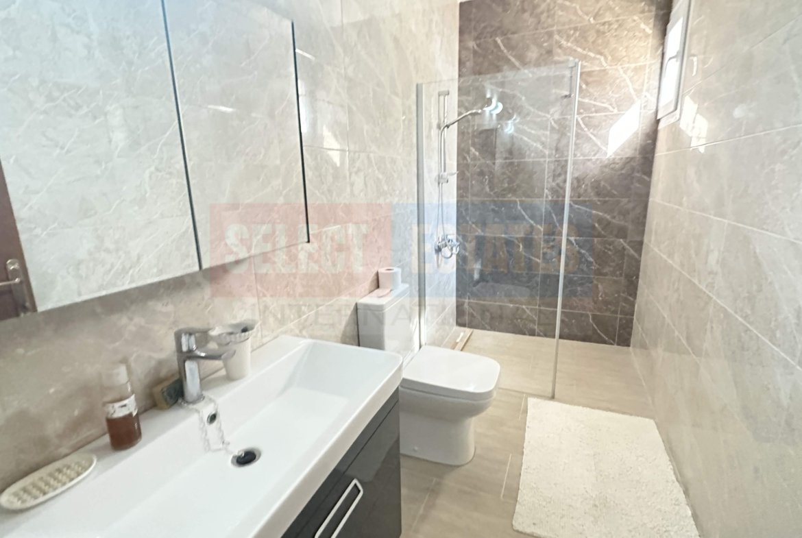 Villa with Pool and View in Alsancak