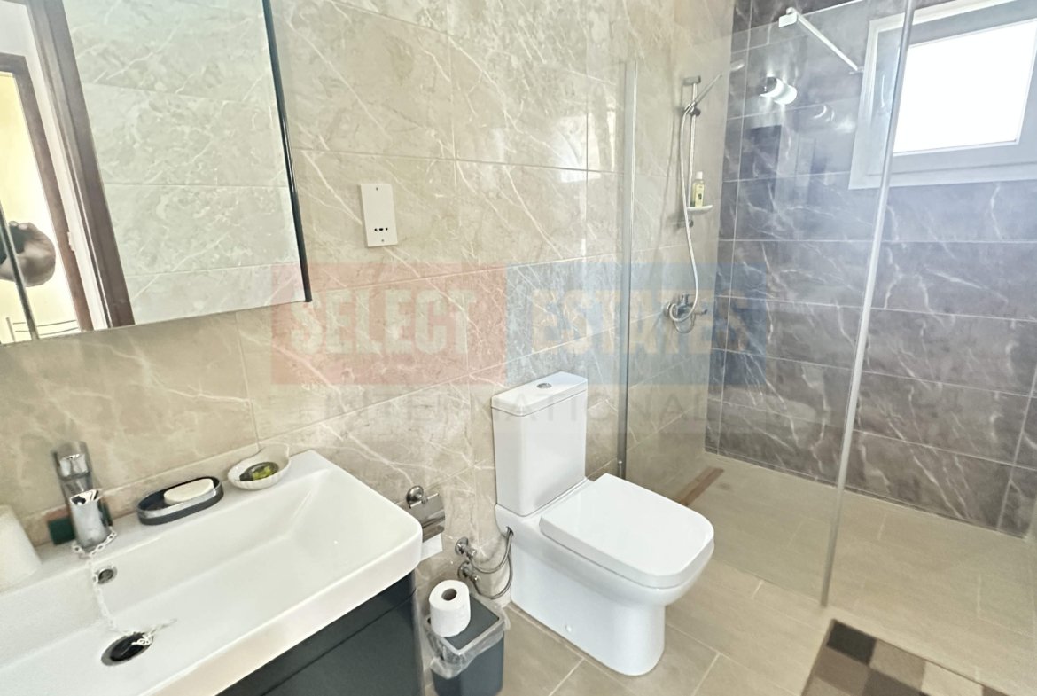 Villa with Pool and View in Alsancak