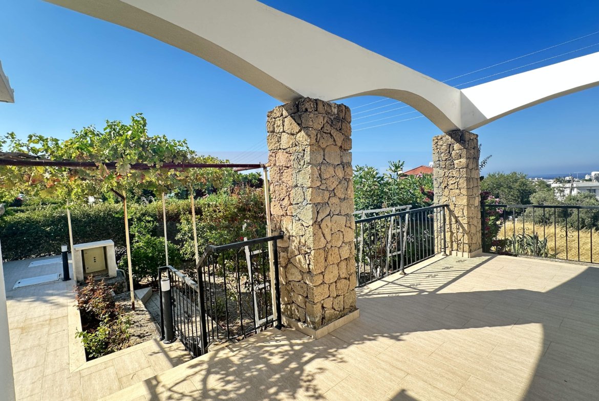Villa with Pool and View in Alsancak