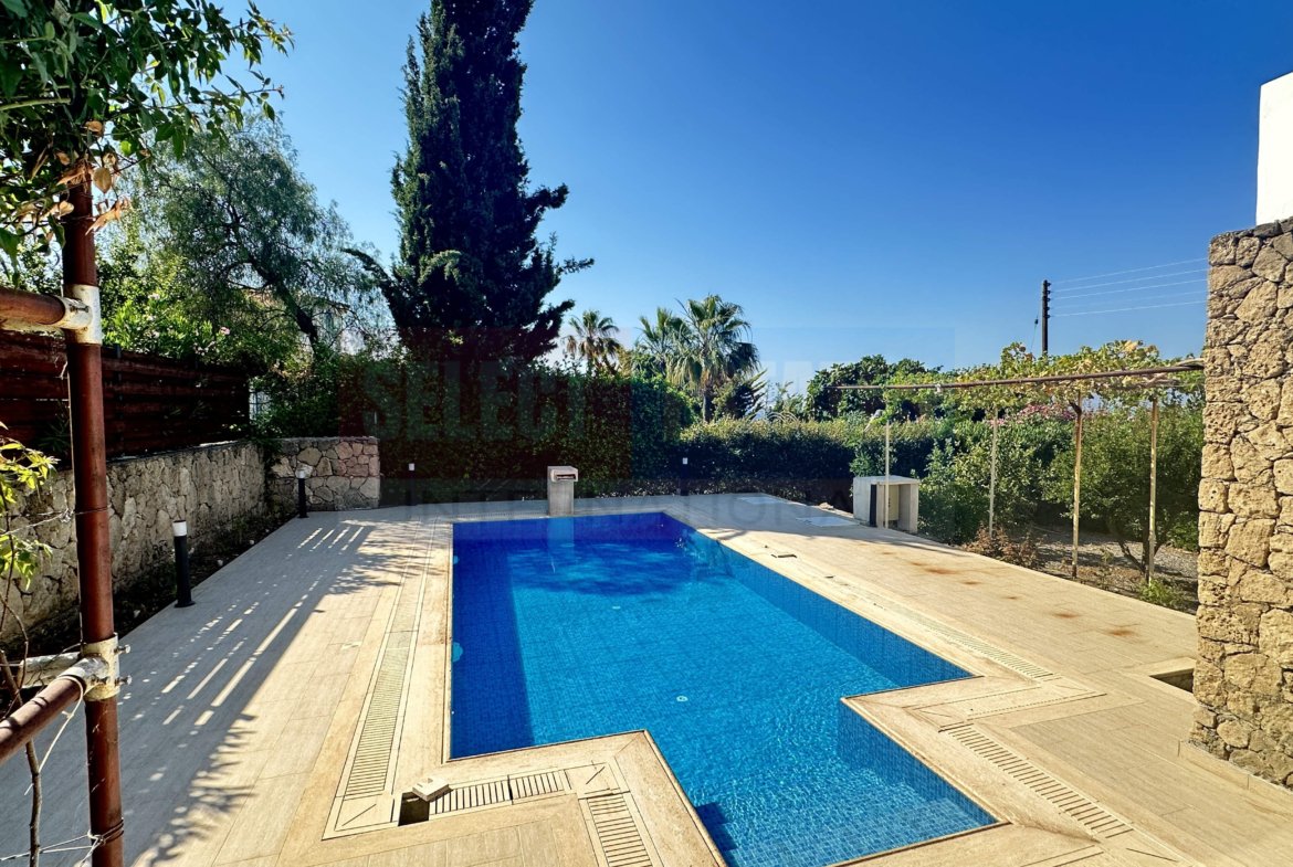 Villa with Pool and View in Alsancak