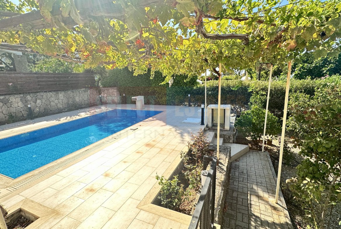 Villa with Pool and View in Alsancak