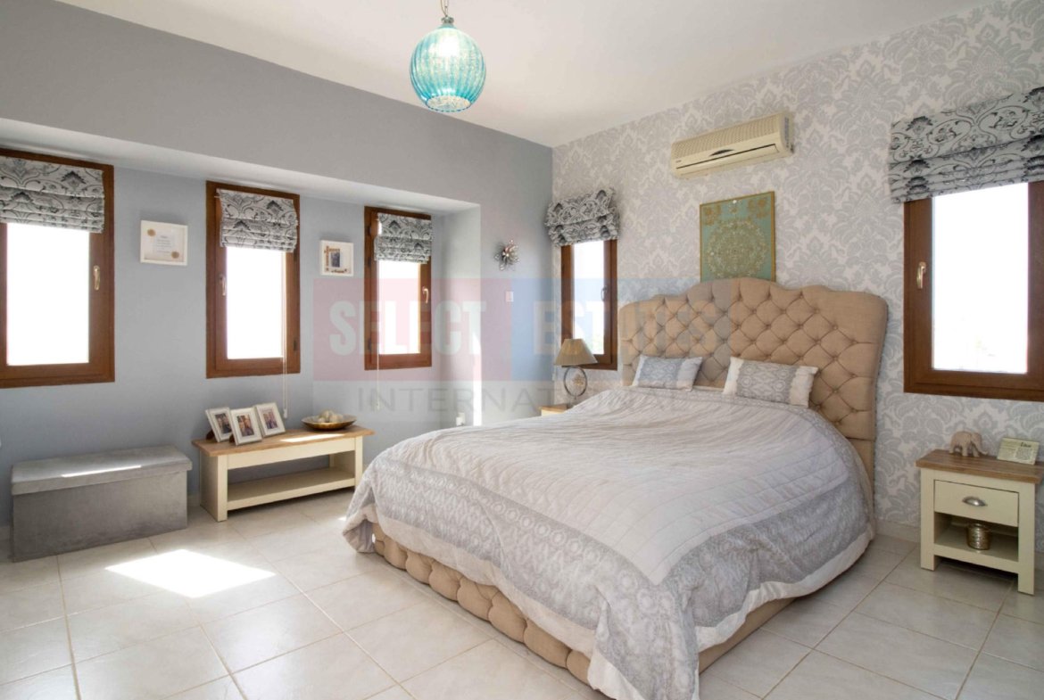 Luxury Villa with Pool with amazing views – North Cyprus