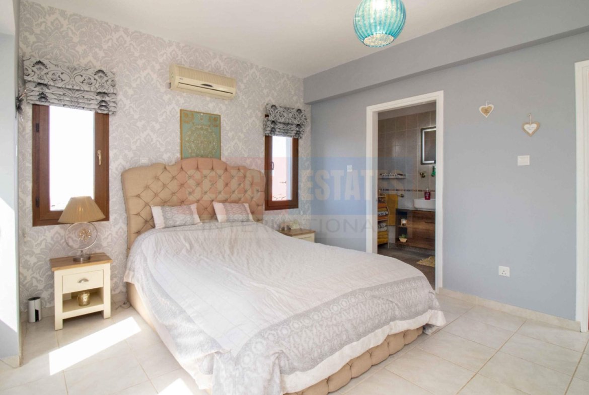 Luxury Villa with Pool with amazing views – North Cyprus