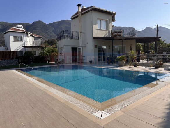 Villa for Sale with Pool in Lapta
