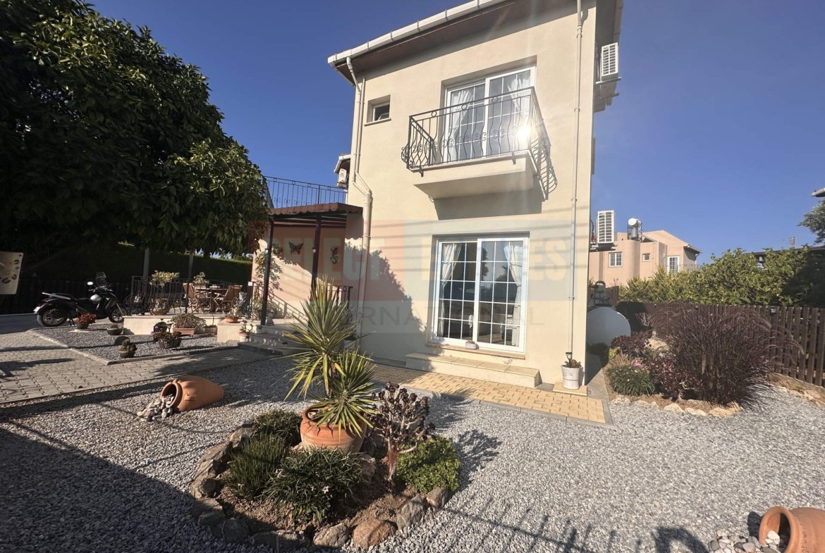 Villa for Sale with Pool in Lapta