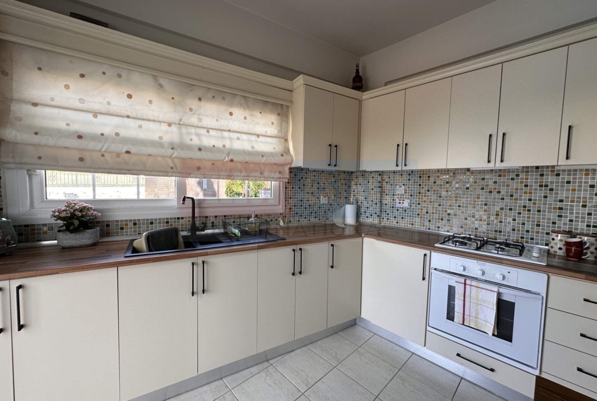 Villa for Sale with Pool in Lapta