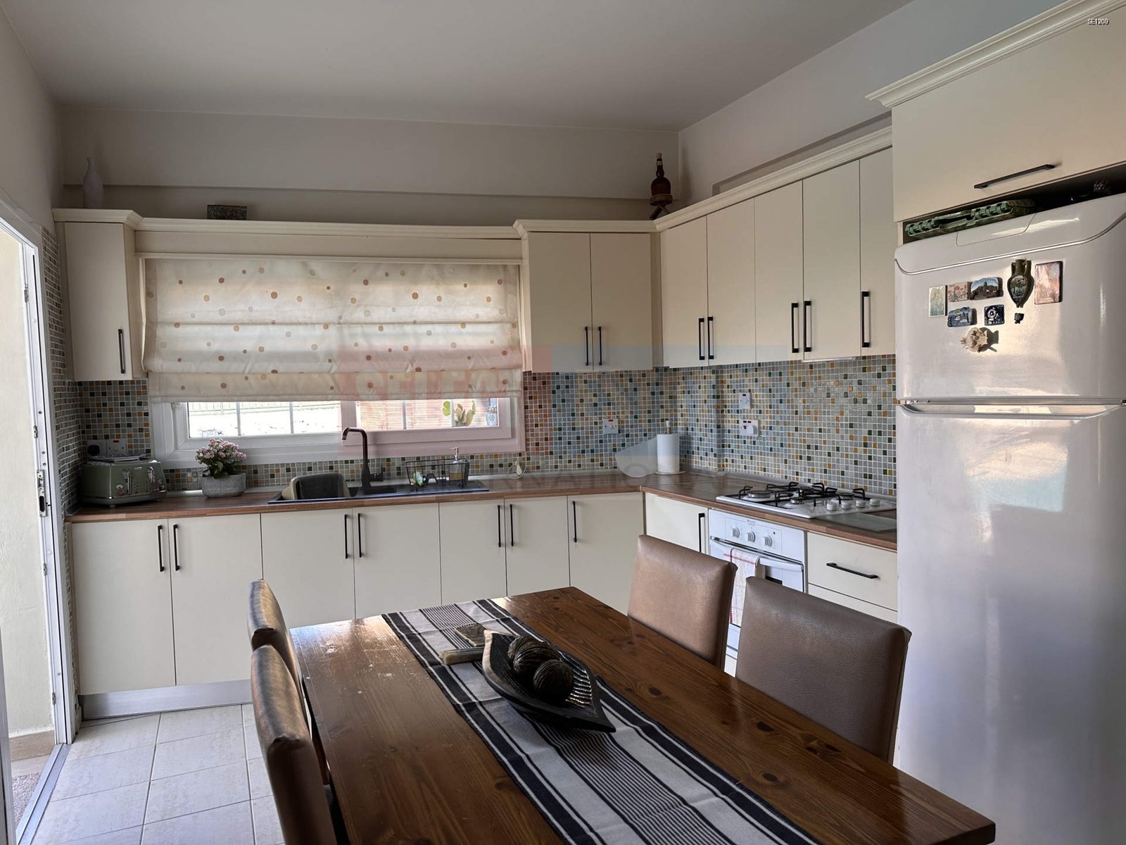 Villa for Sale with Pool in Lapta