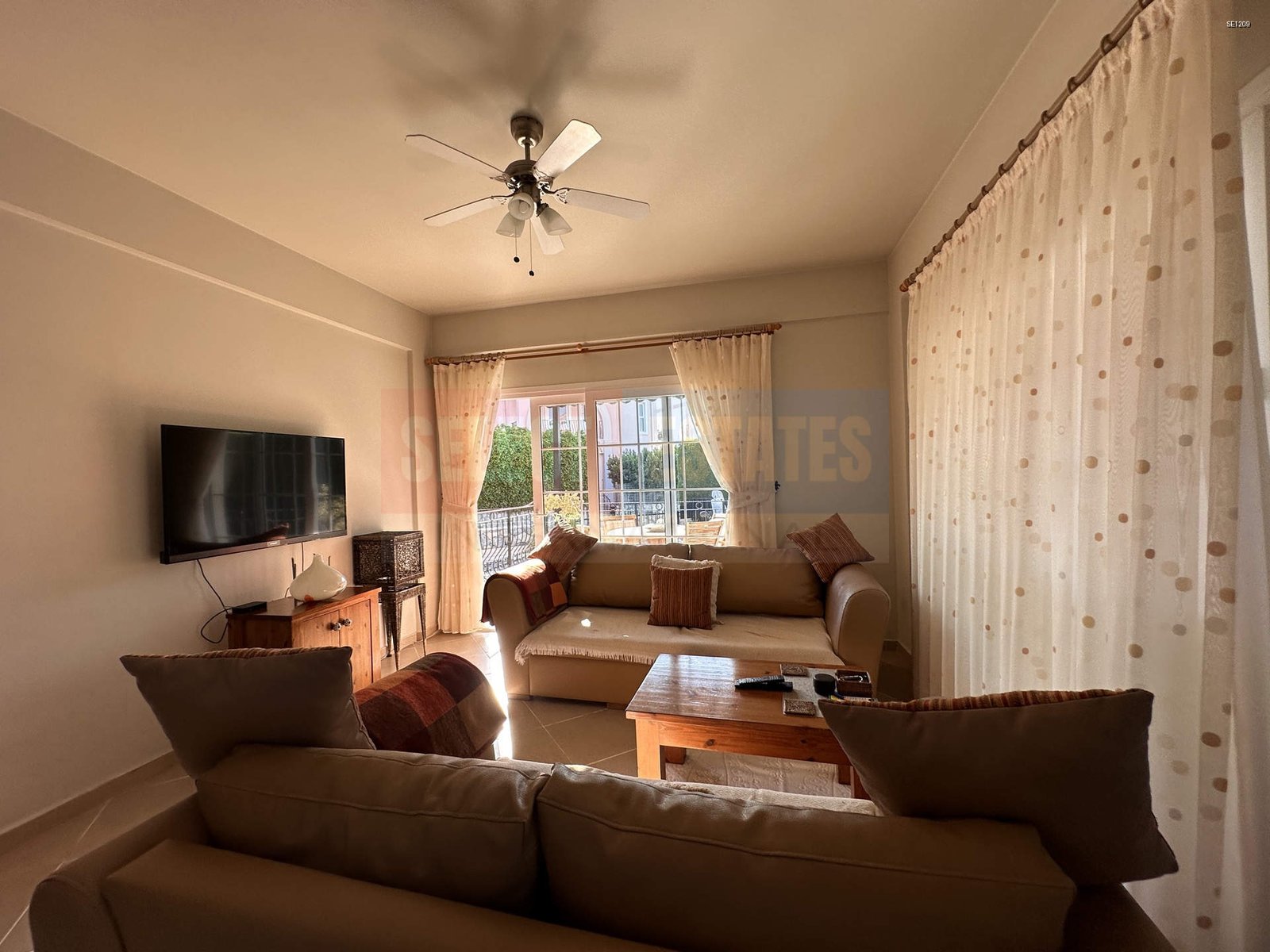 Villa for Sale with Pool in Lapta