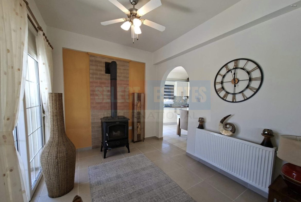 Villa for Sale with Pool in Lapta