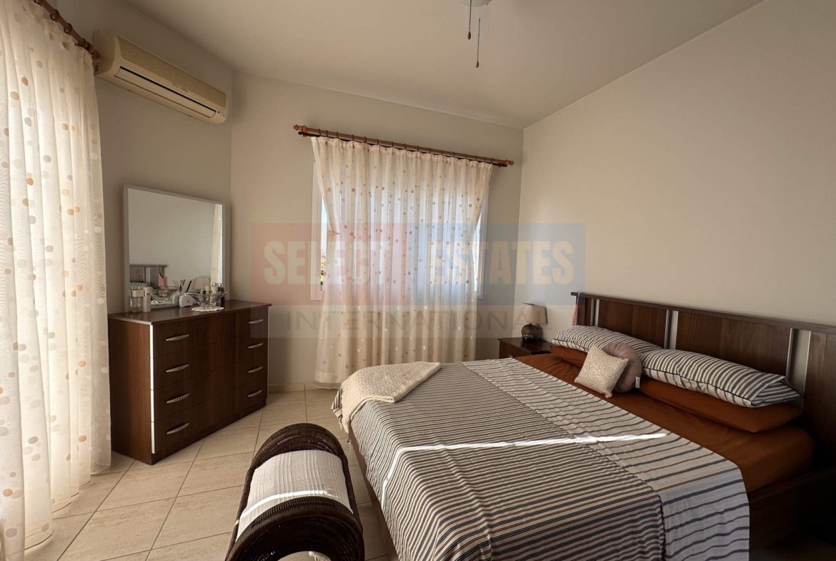 Villa for Sale with Pool in Lapta