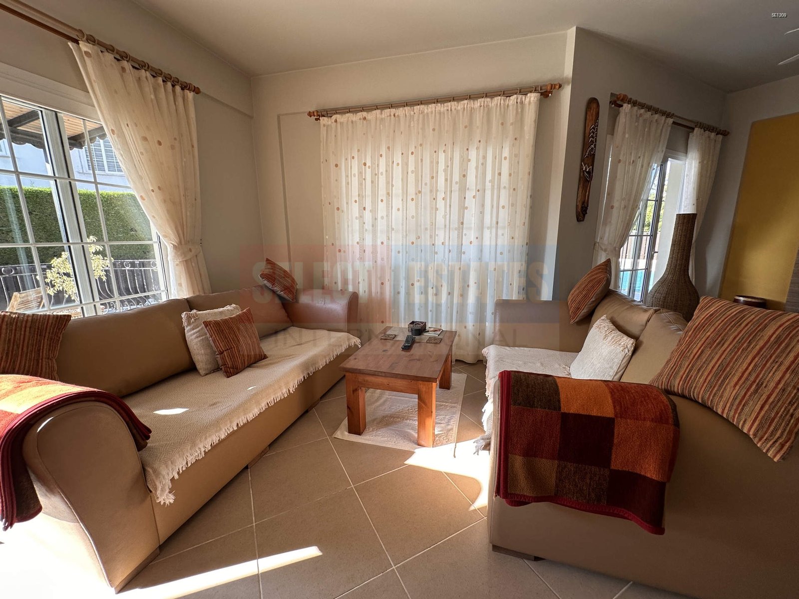 Villa for Sale with Pool in Lapta