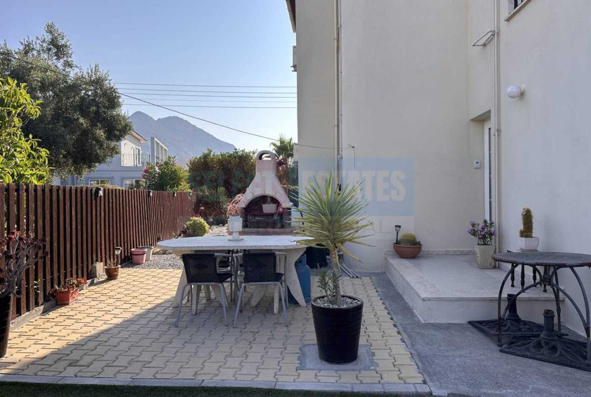 Villa for Sale with Pool in Lapta