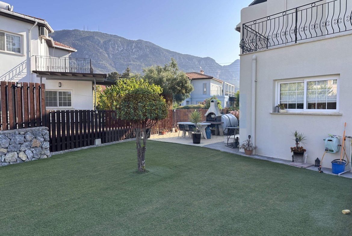 Villa for Sale with Pool in Lapta