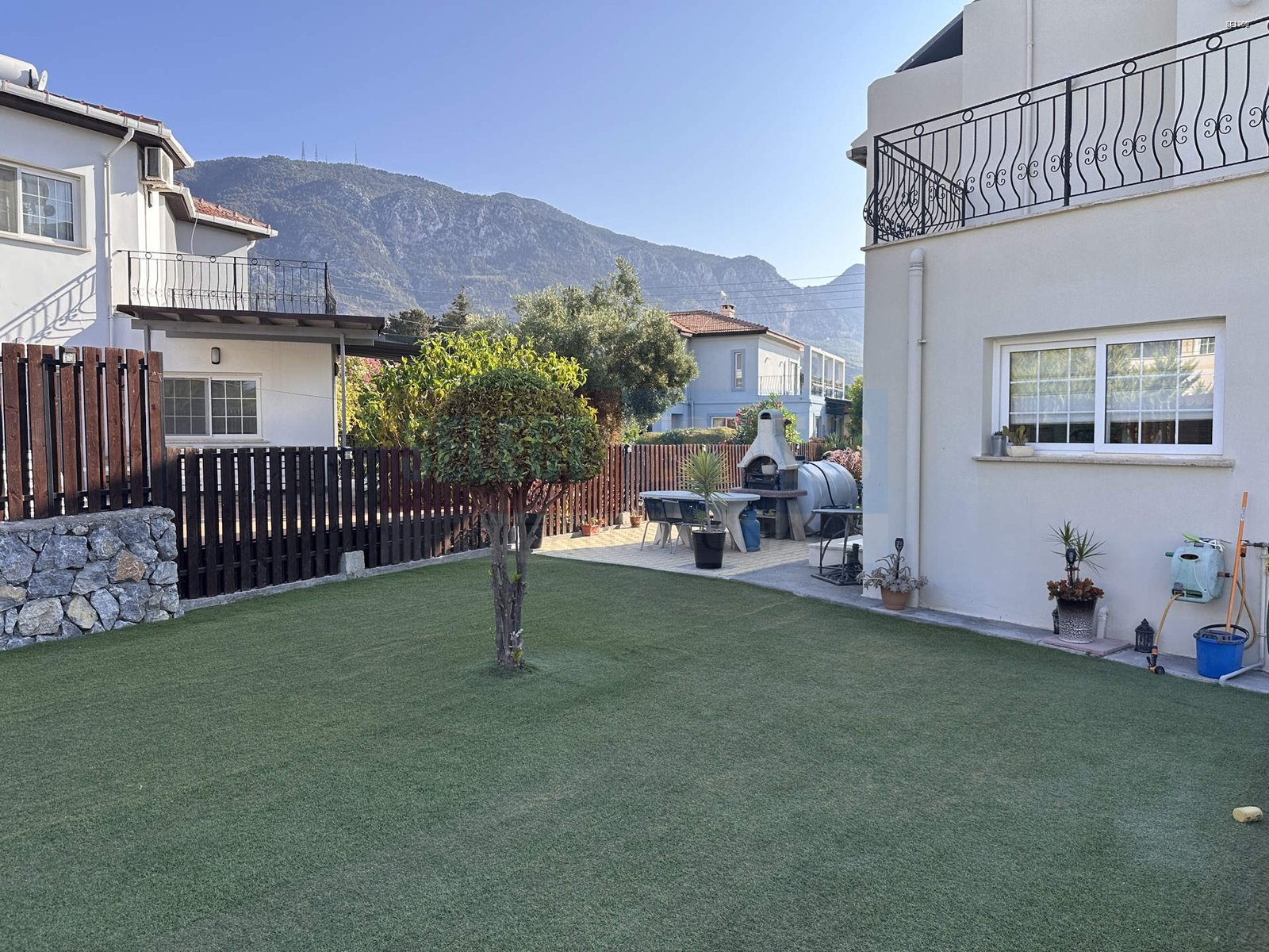 Villa for Sale with Pool in Lapta