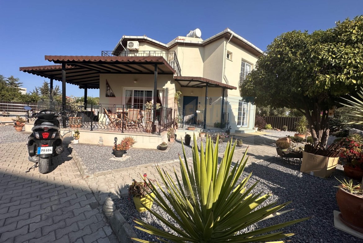 Villa for Sale with Pool in Lapta