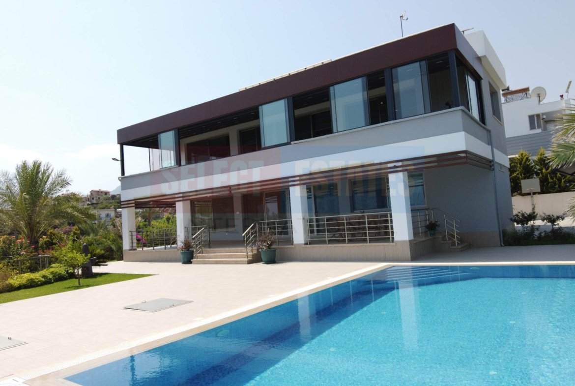 Beach front luxury villa