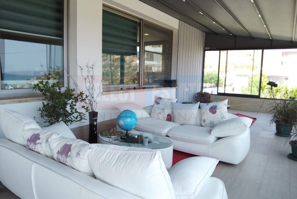 Beach front luxury villa