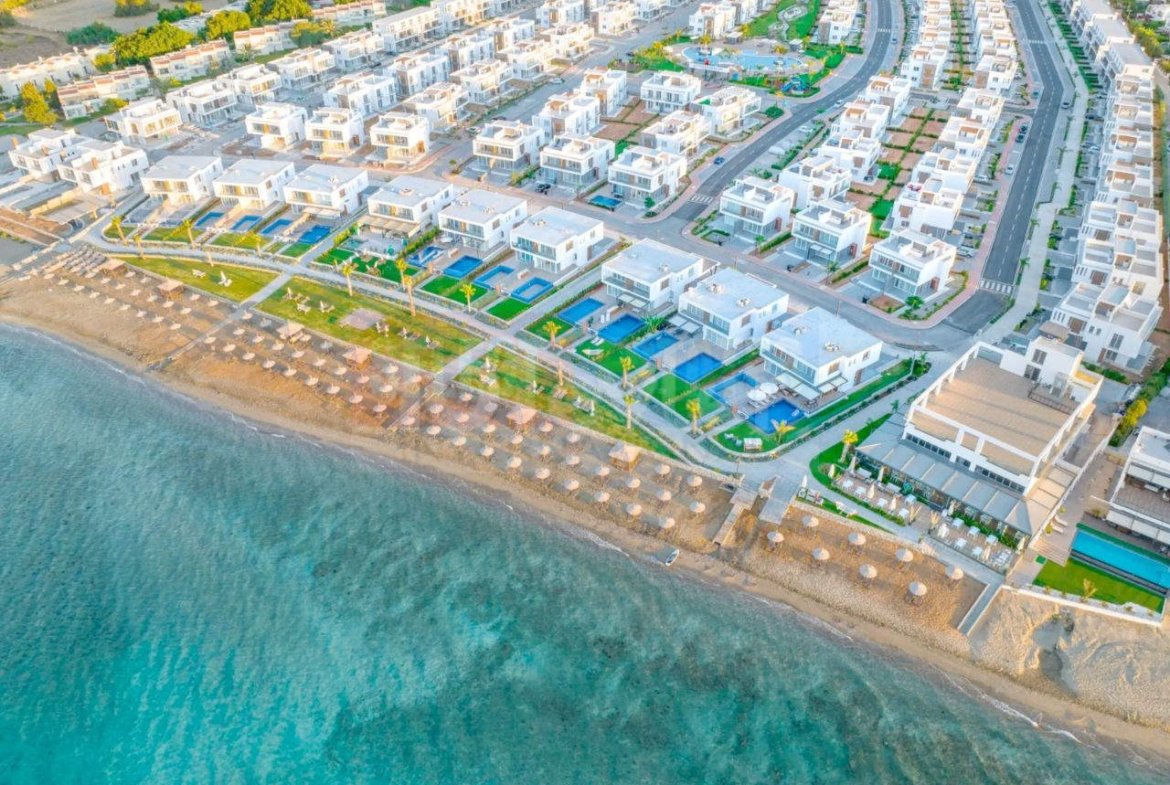 Seafront Private Villa – Four Seasons Life 1
