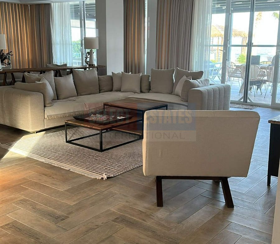 Seafront Private Villa – Four Seasons Life 1