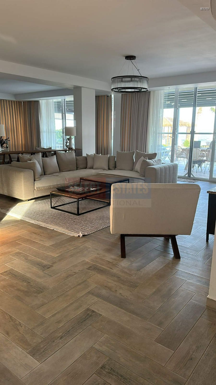 SE1213_003 Seafront Private Villa – Four Seasons Life 1