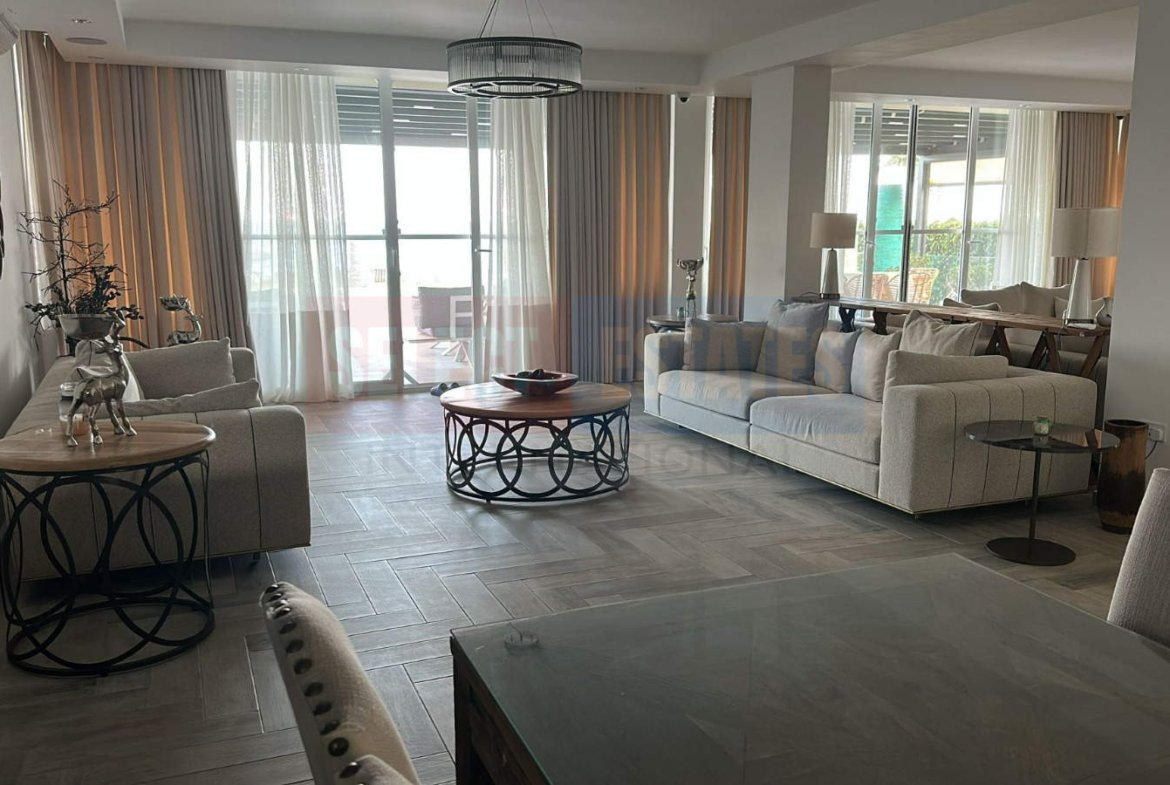 Seafront Private Villa – Four Seasons Life 1