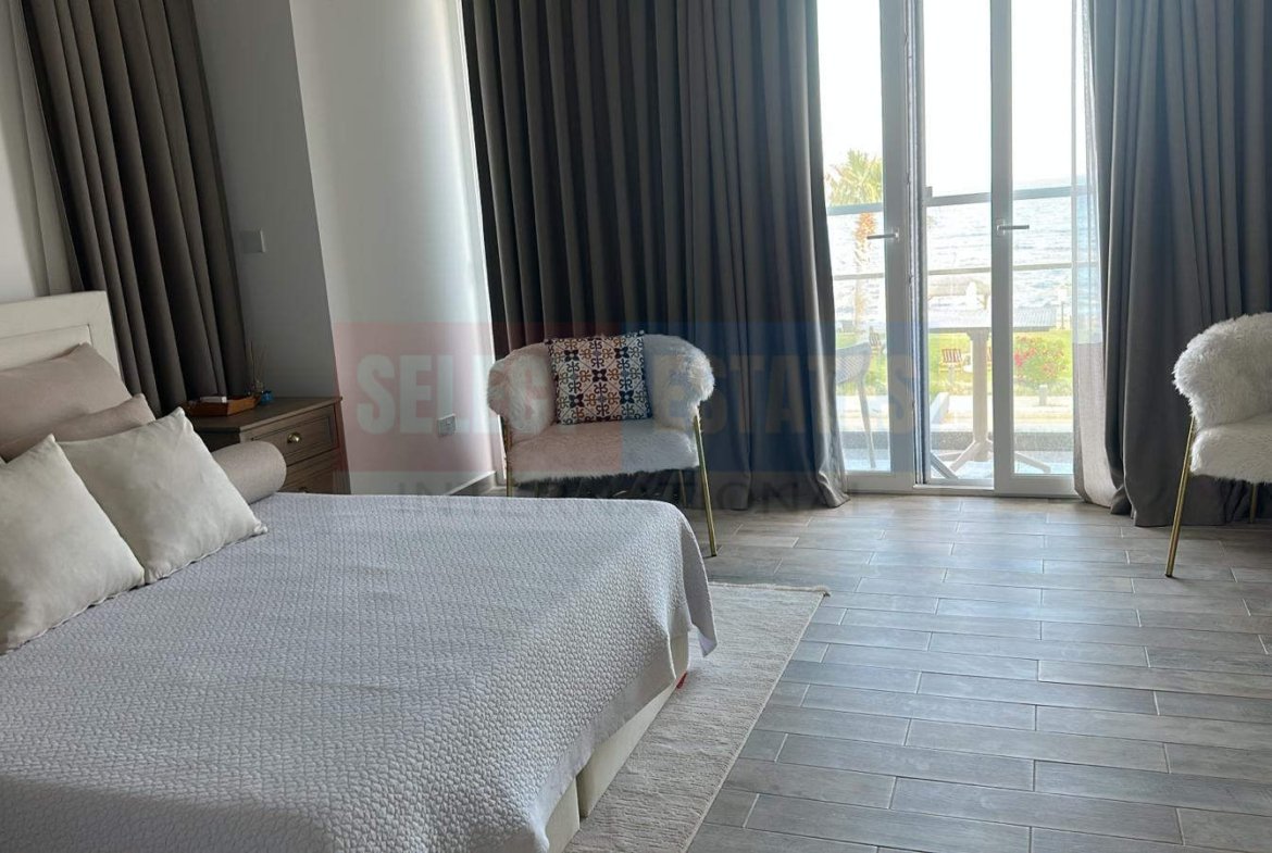 Seafront Private Villa – Four Seasons Life 1