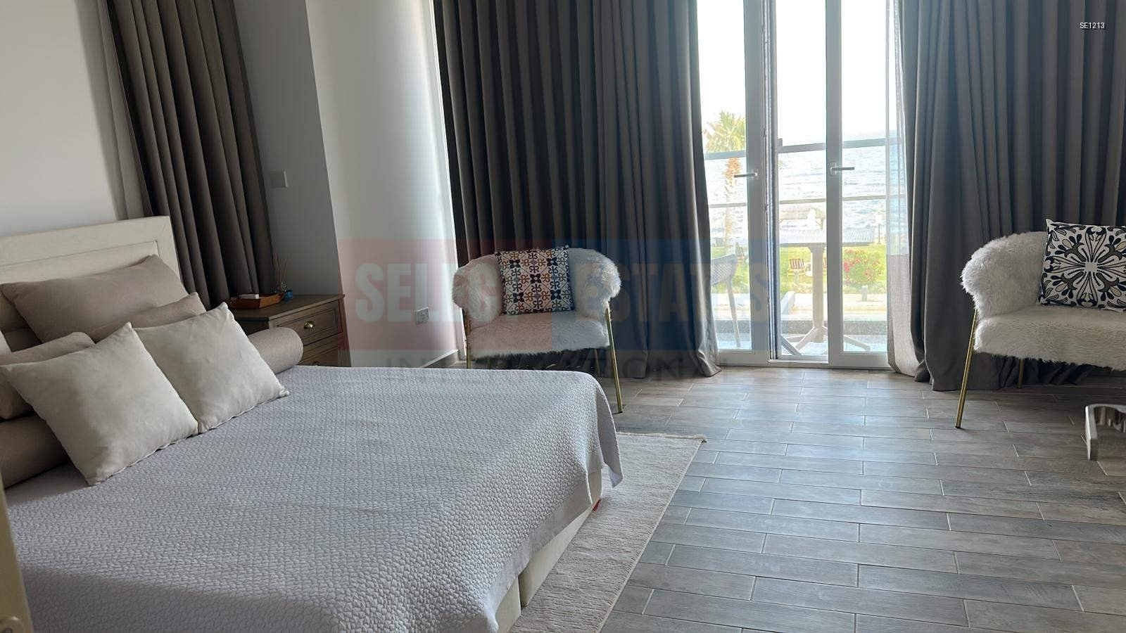 SE1213_008 Seafront Private Villa – Four Seasons Life 1