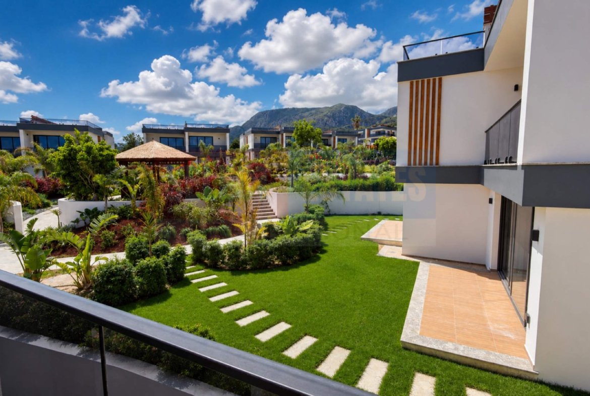 Luxury Apartment with Pool in Zeytinlik