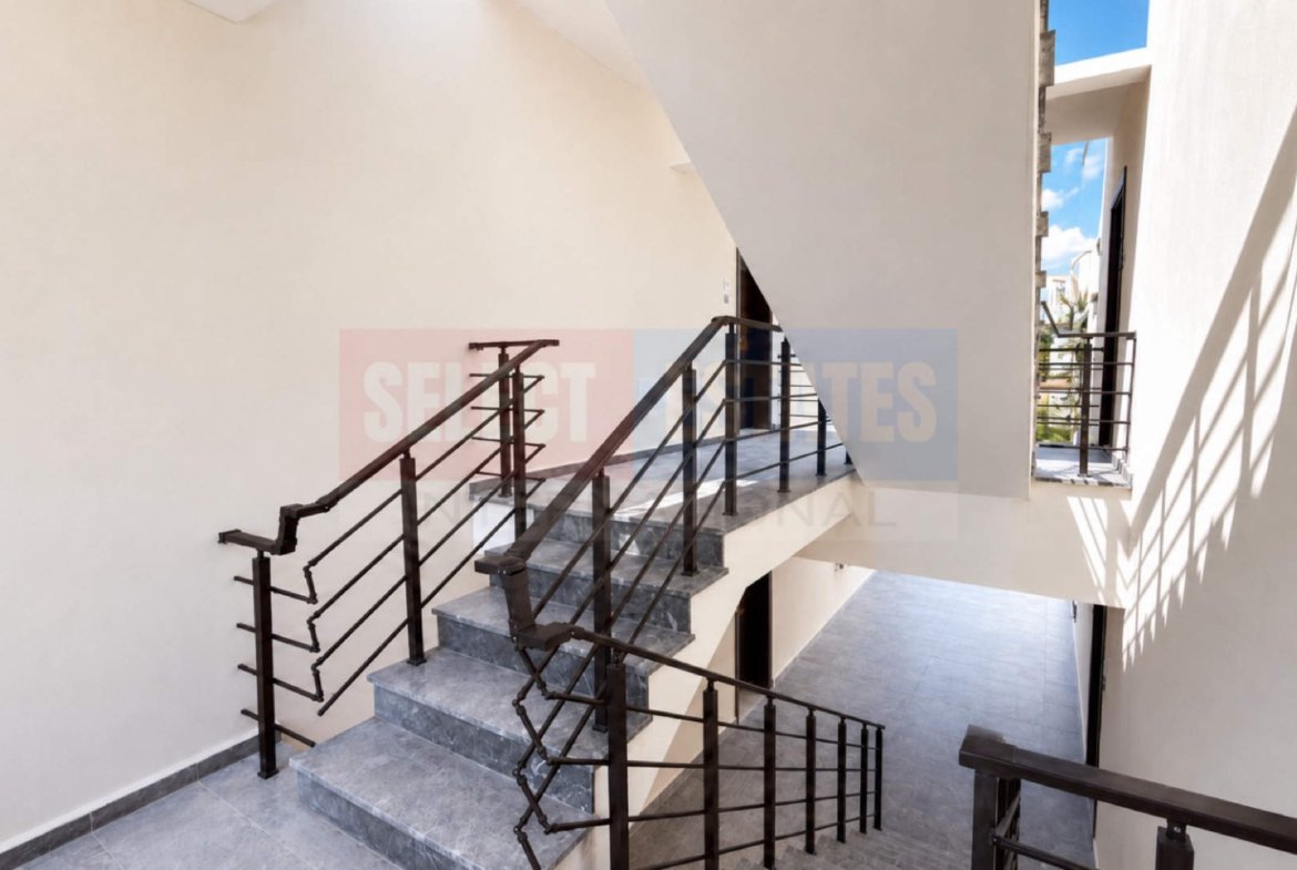 Luxury Apartment with Pool in Zeytinlik