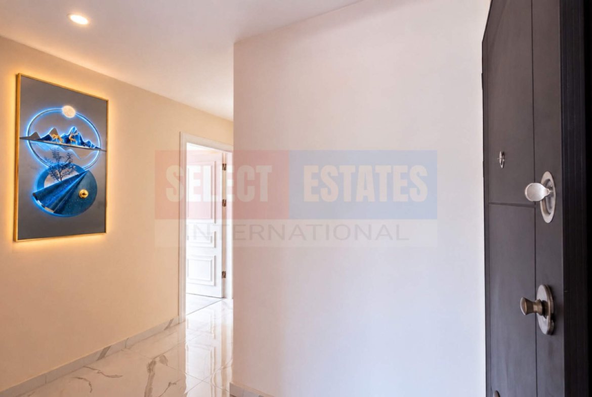 Luxury Apartment with Pool in Zeytinlik