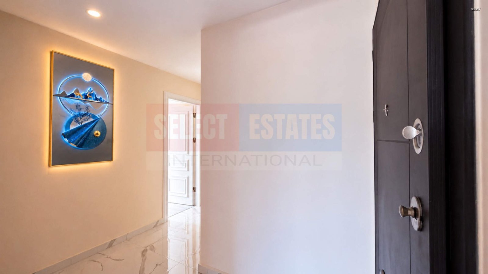 Luxury Apartment with Pool in Zeytinlik