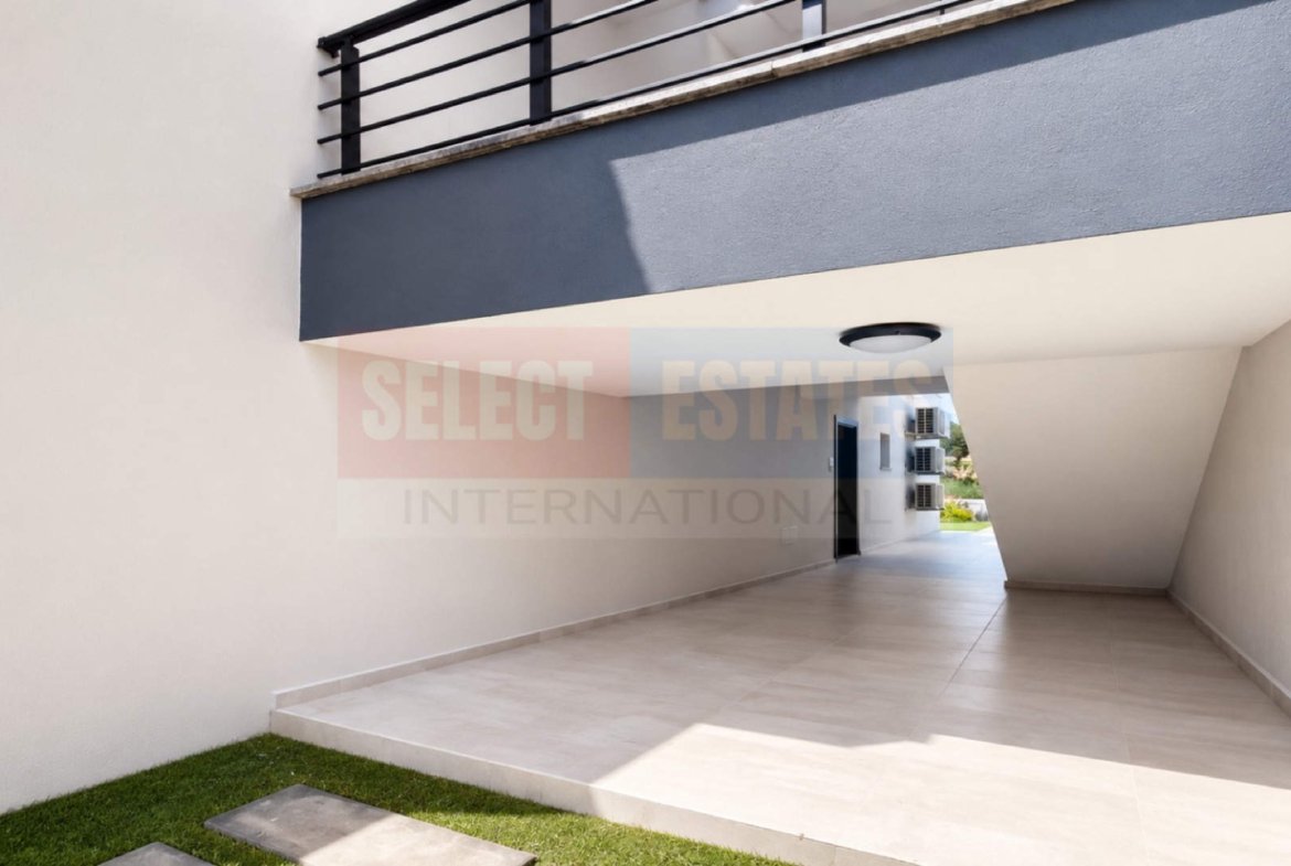Luxury Apartment with Pool in Zeytinlik