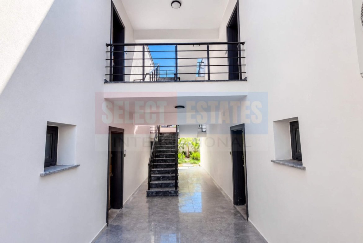 Luxury Apartment with Pool in Zeytinlik