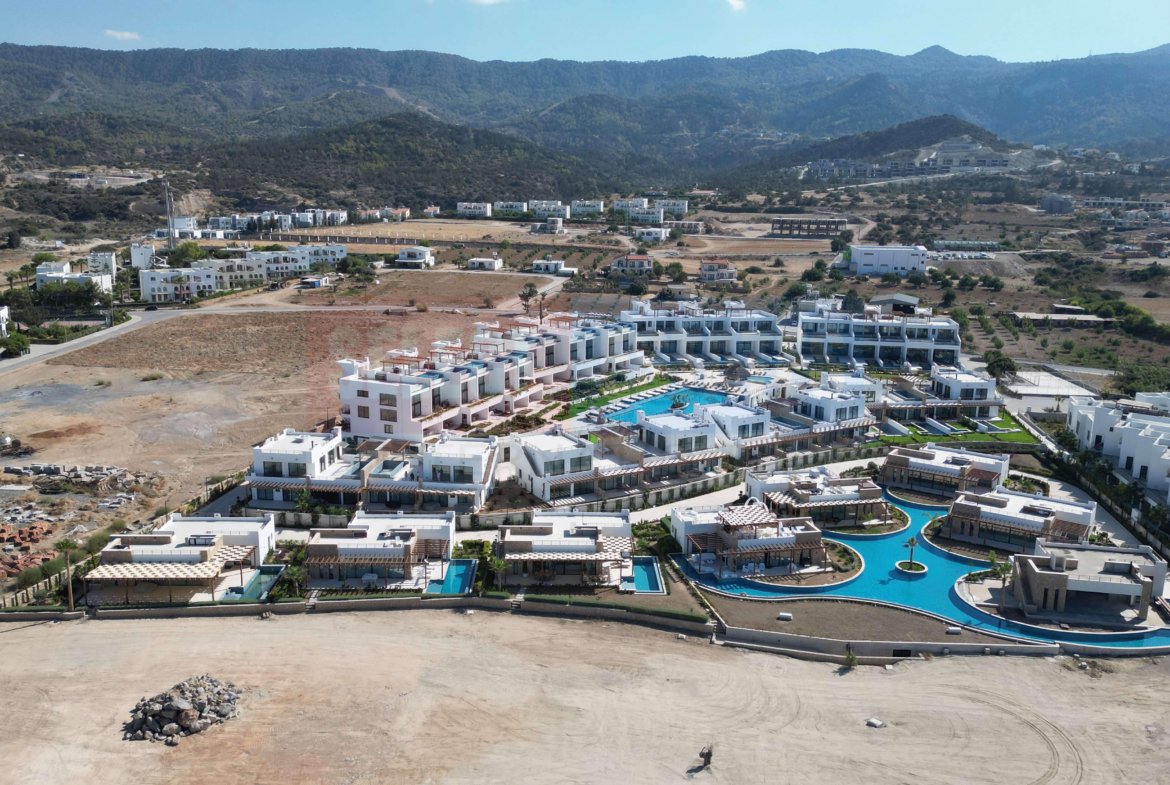Ready to move, Mykonos Homes Garden Loft with Pool