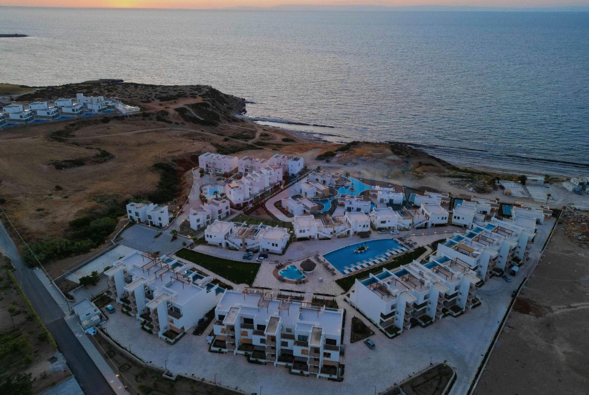 Ready to move, Mykonos Homes Garden Loft with Pool