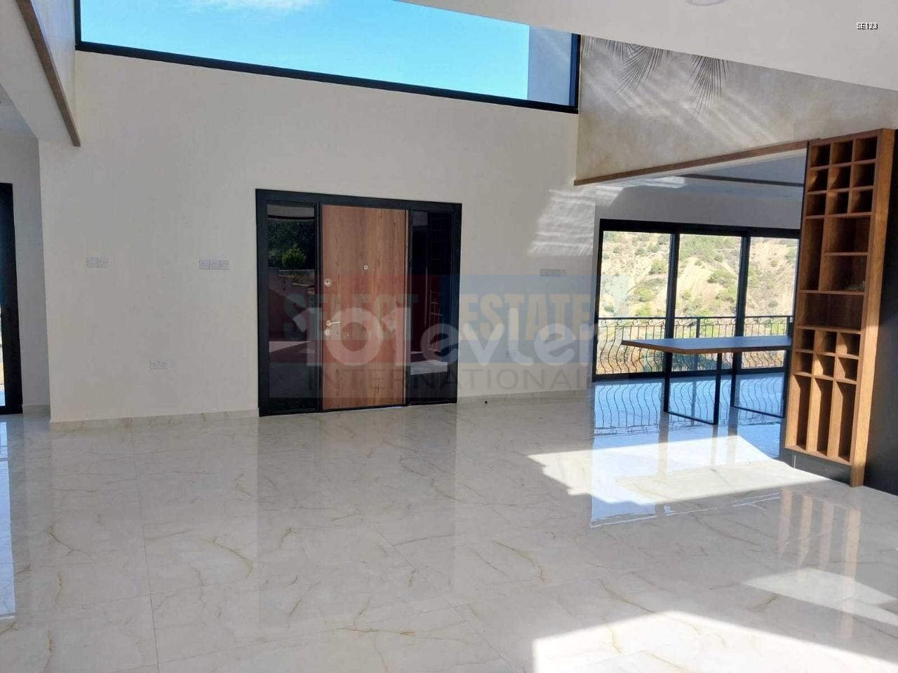 Luxury Villa with Vineyard Views and Infinity Pool in Ilgaz