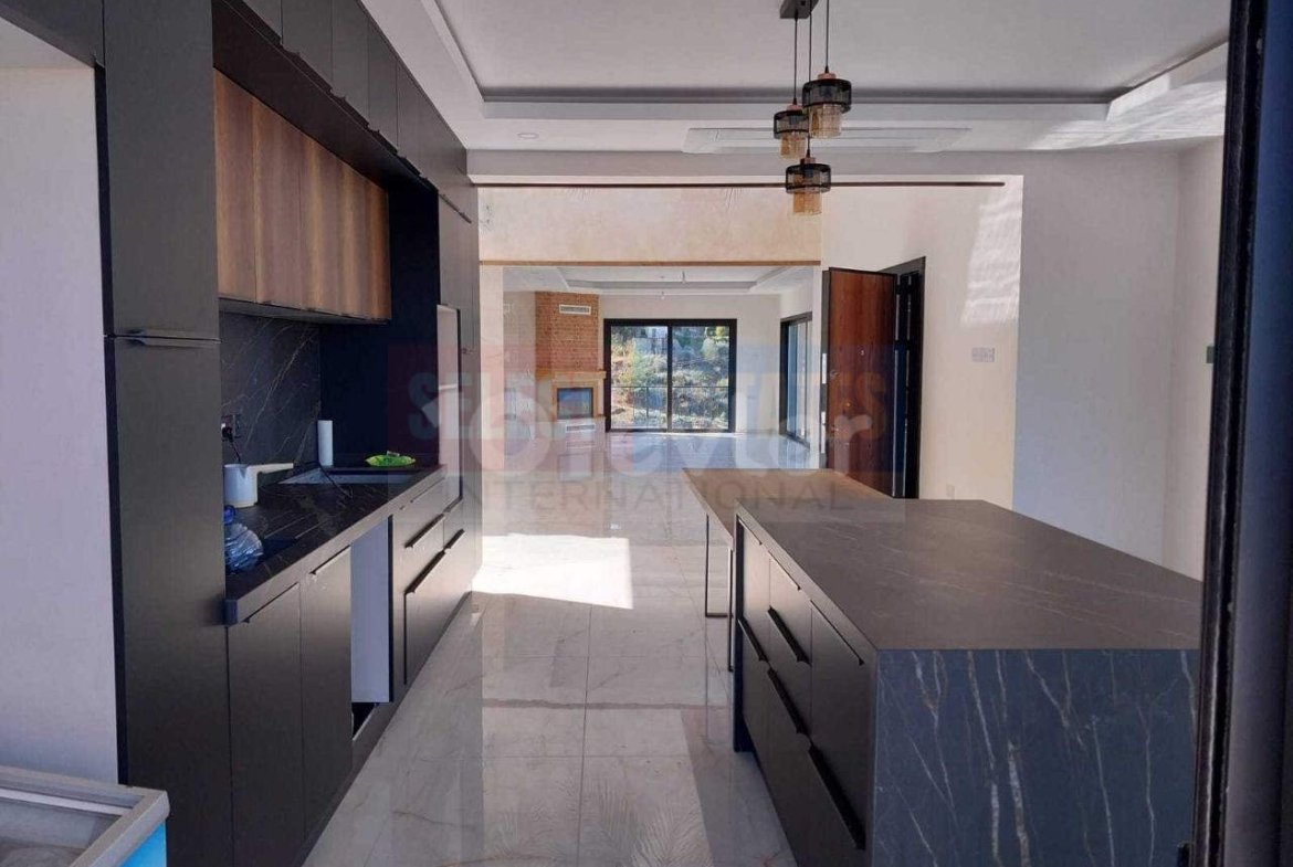Luxury Villa with Vineyard Views and Infinity Pool in Ilgaz