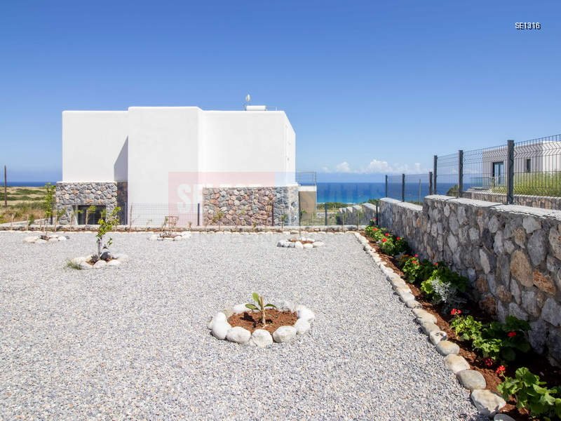 Modern Seaside Villa in Küçük Erenköy Famagusta