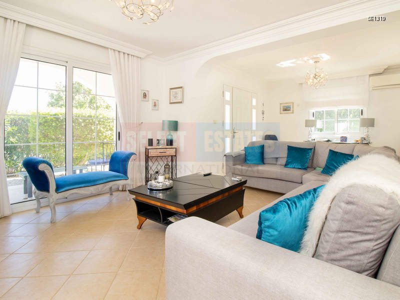 Detached Villa with Pool in Karşıyaka, North Cyprus
