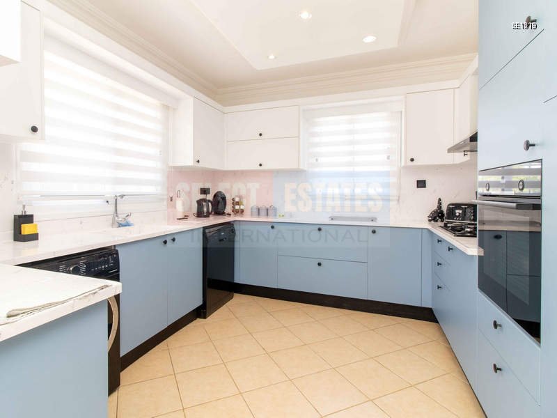 Detached Villa with Pool in Karşıyaka, North Cyprus