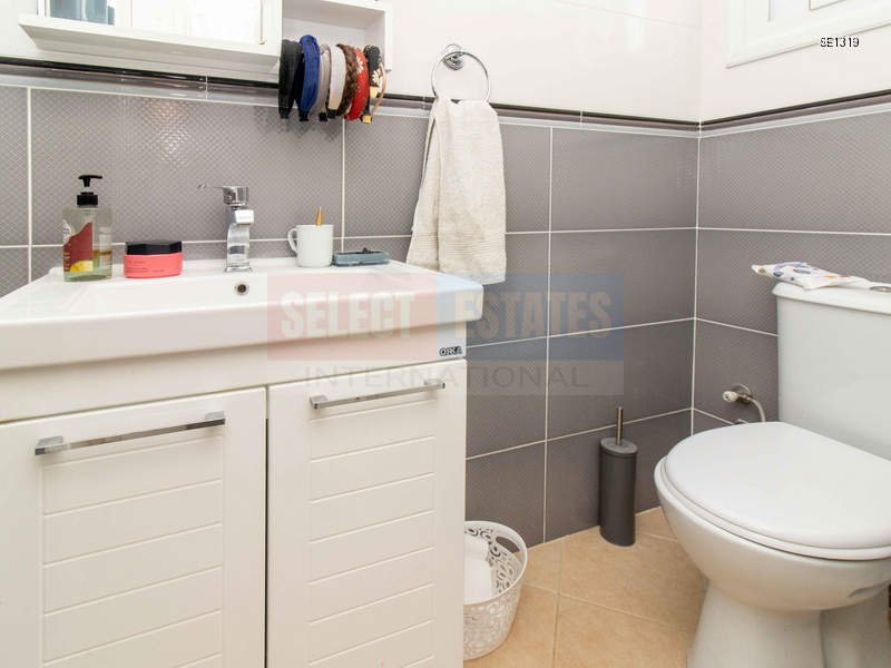 Detached Villa with Pool in Karşıyaka, North Cyprus