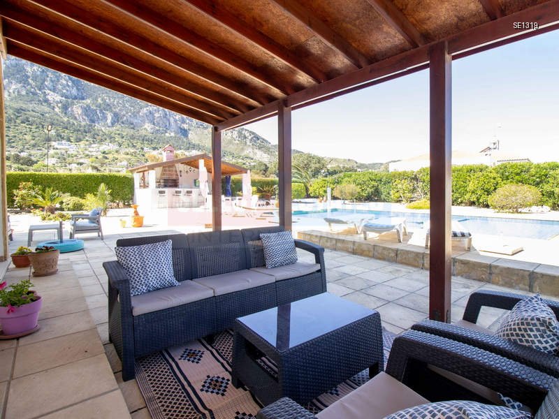 Detached Villa with Pool in Karşıyaka, North Cyprus