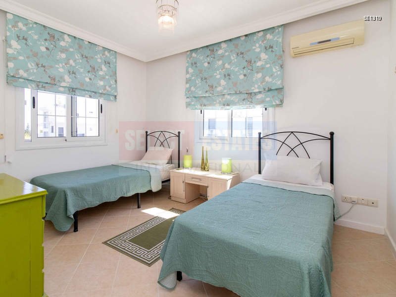 Detached Villa with Pool in Karşıyaka, North Cyprus