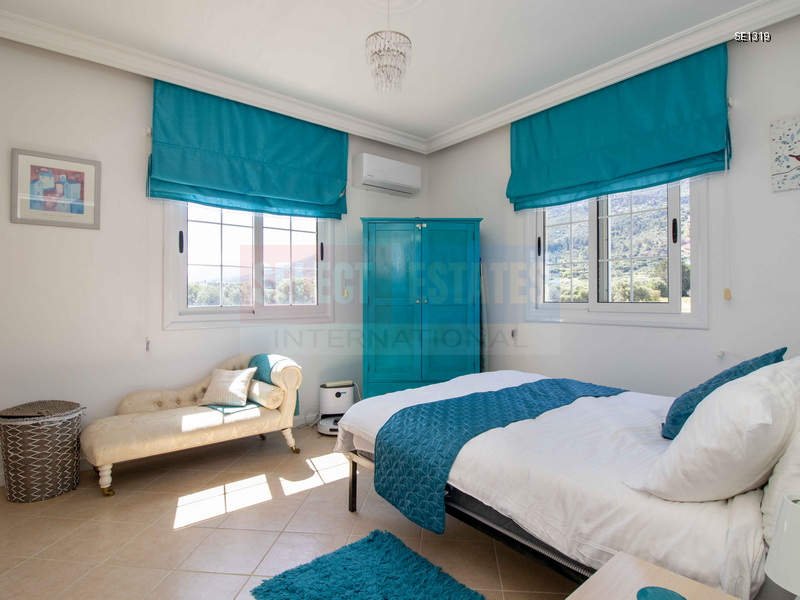 Detached Villa with Pool in Karşıyaka, North Cyprus