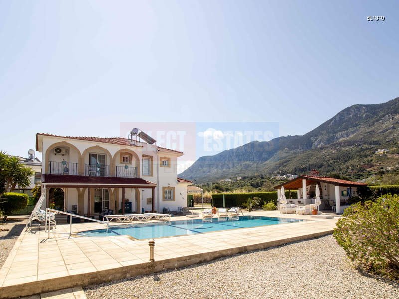 Detached Villa with Pool in Karşıyaka, North Cyprus