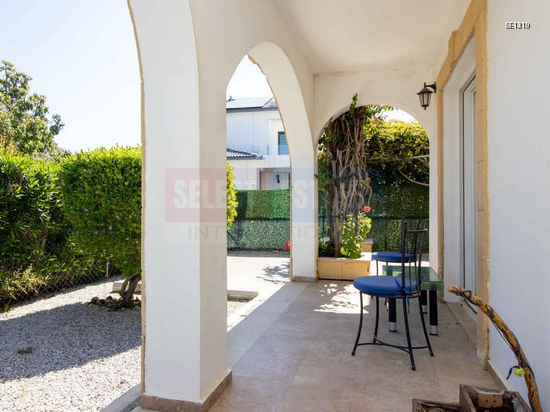 Detached Villa with Pool in Karşıyaka, North Cyprus