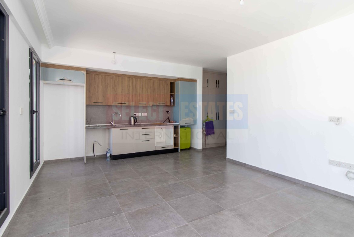 Apartment with Terrace for Sale in Alsancak Girne