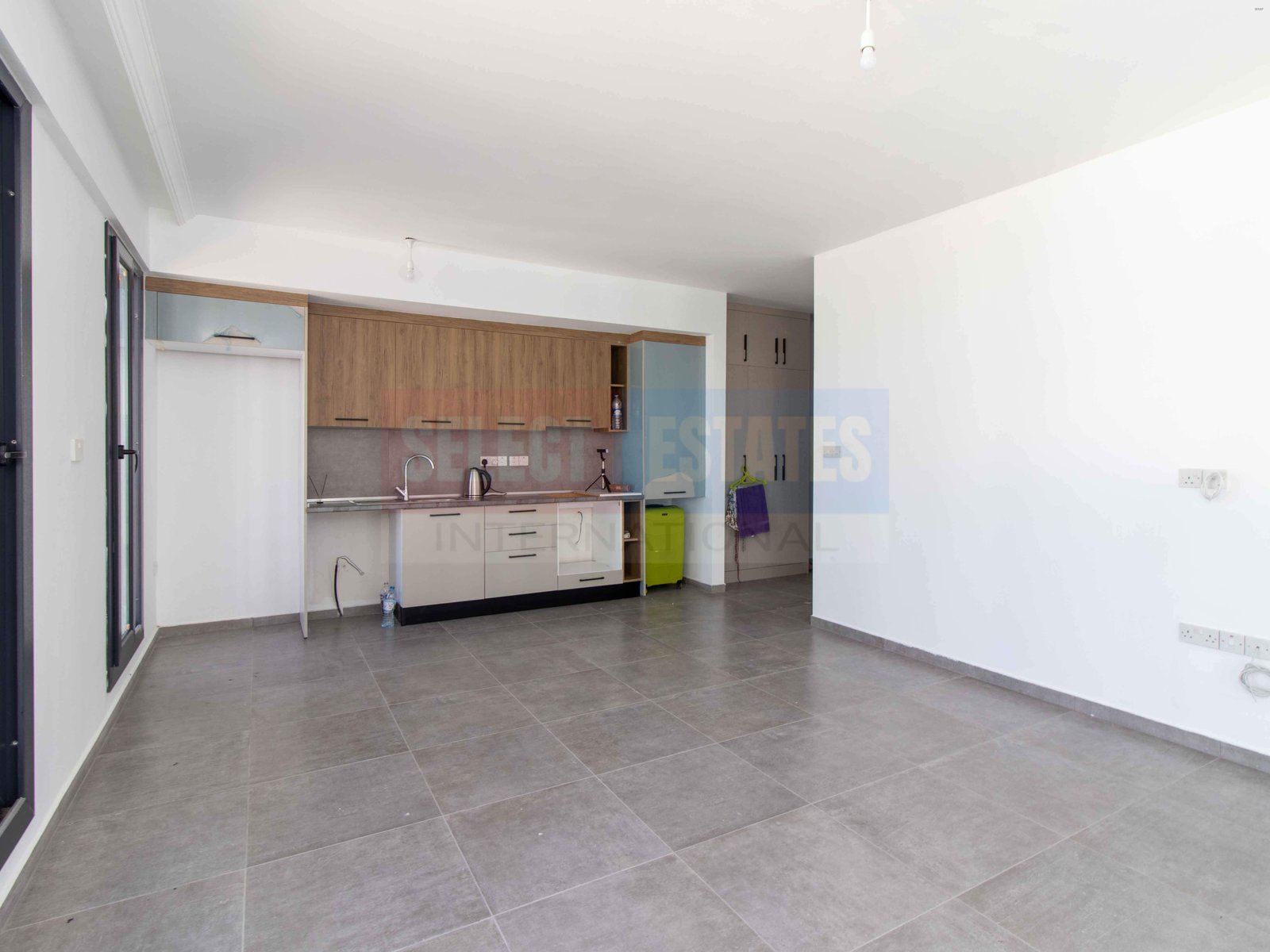 Apartment with Terrace for Sale in Alsancak Girne
