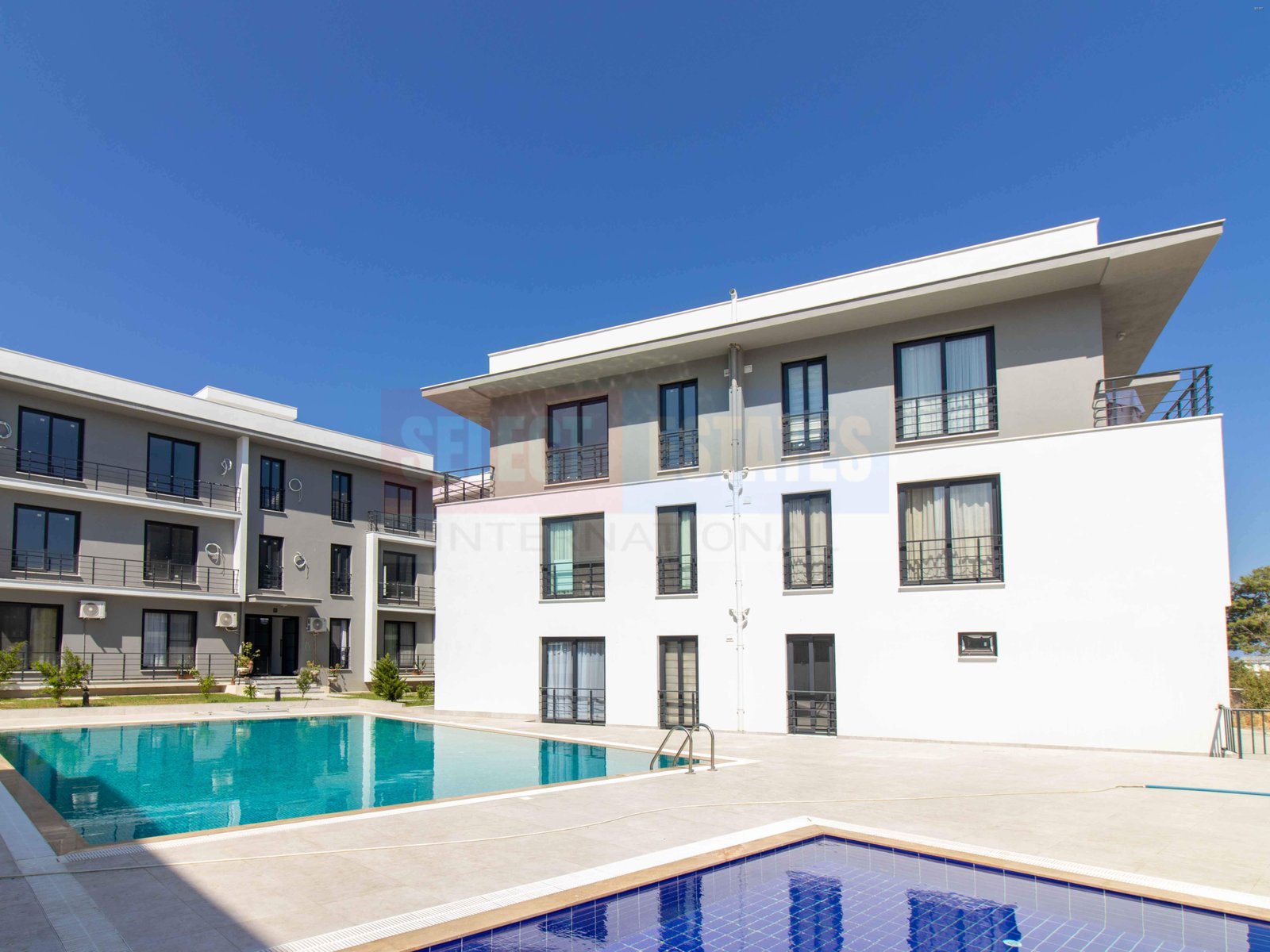 Apartment with Terrace for Sale in Alsancak Girne