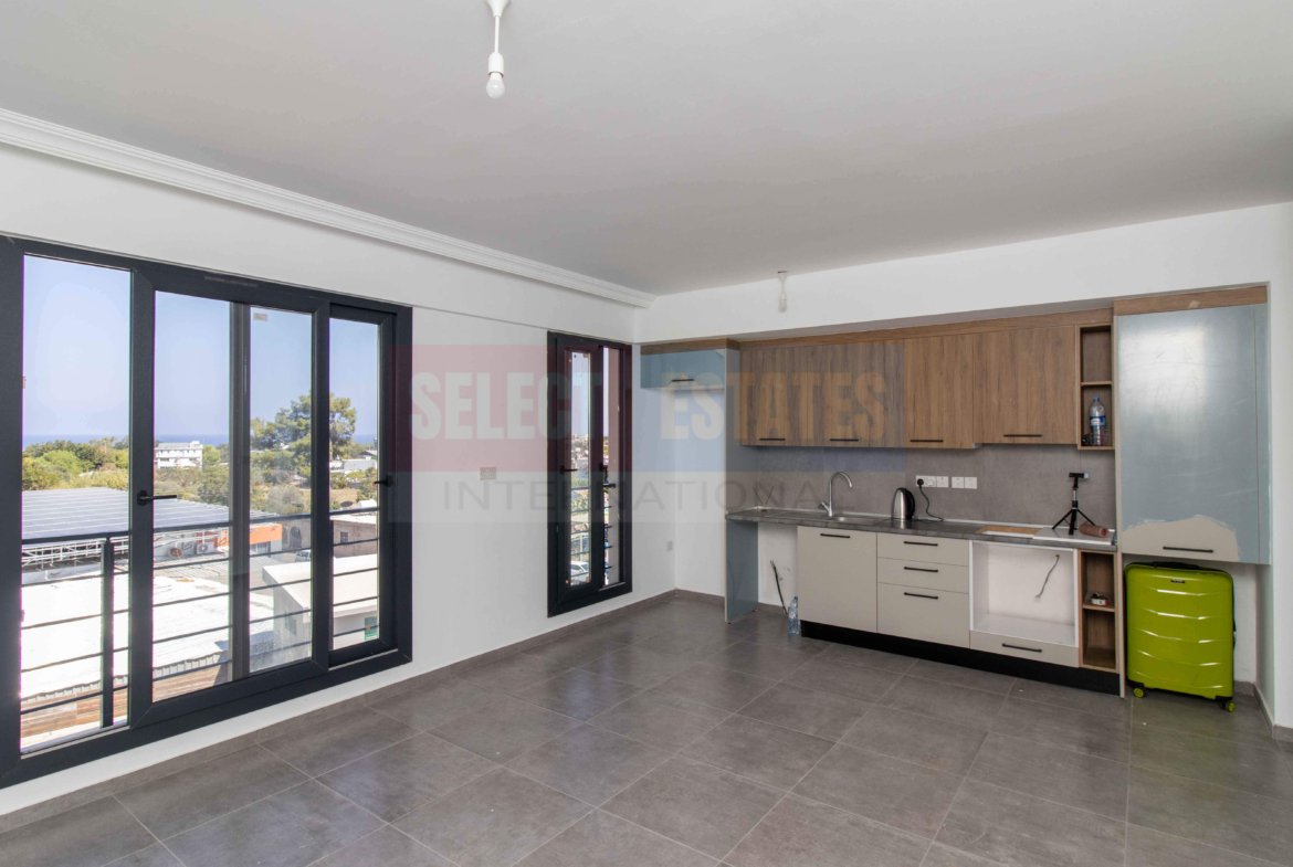 Apartment with Terrace for Sale in Alsancak Girne